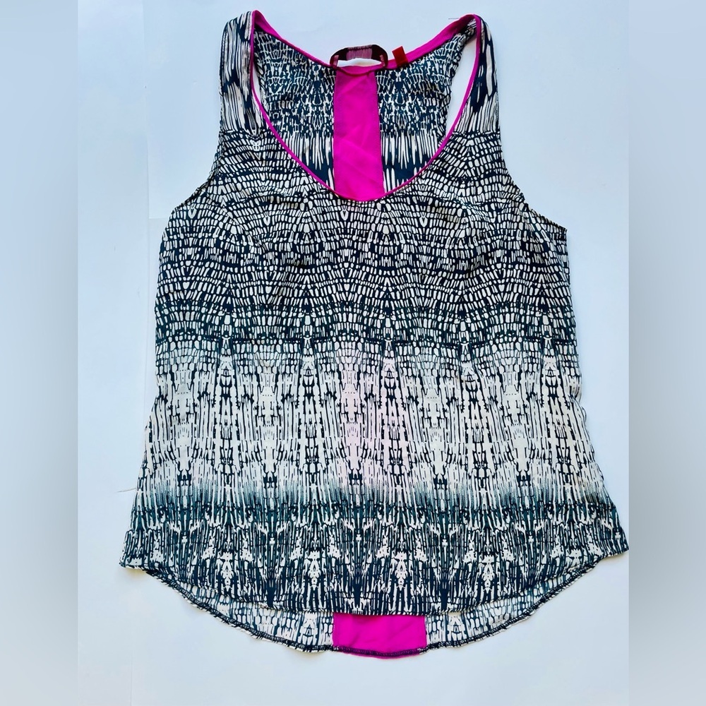 Saks Fifth Avenue red 100 % silk Black and White Tank with Pink Accent xs